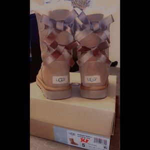UGG BOOTS “BAILEY BOW II”